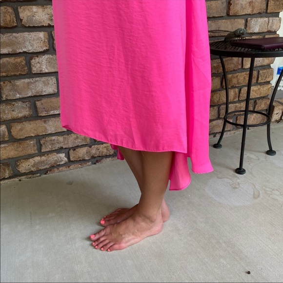 Jennifer Lopez Cold Shoulder Dress - Picture 4 of 13